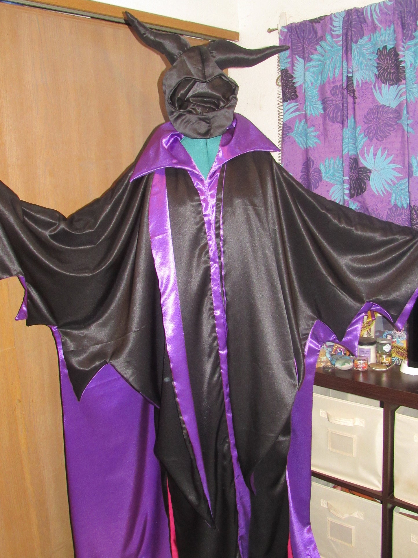 READY TO SHIP - Size M 14/16 - Classic Evil Witch Costume Cosplay Dress Cape Horns Teens/Adults