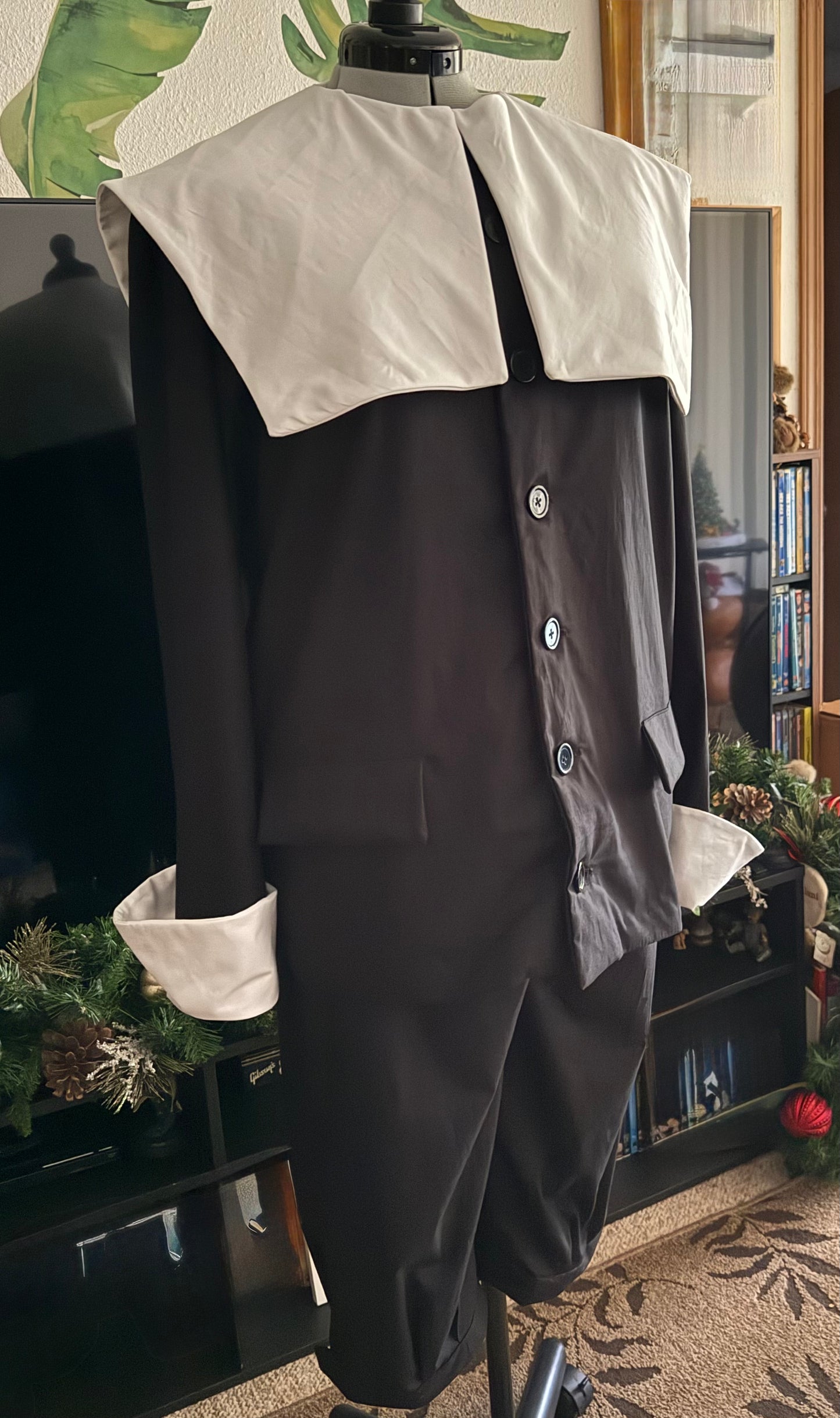 Mens Colonial Pilgrim Costume - Jacket, Pants, Collar, and Cuffs