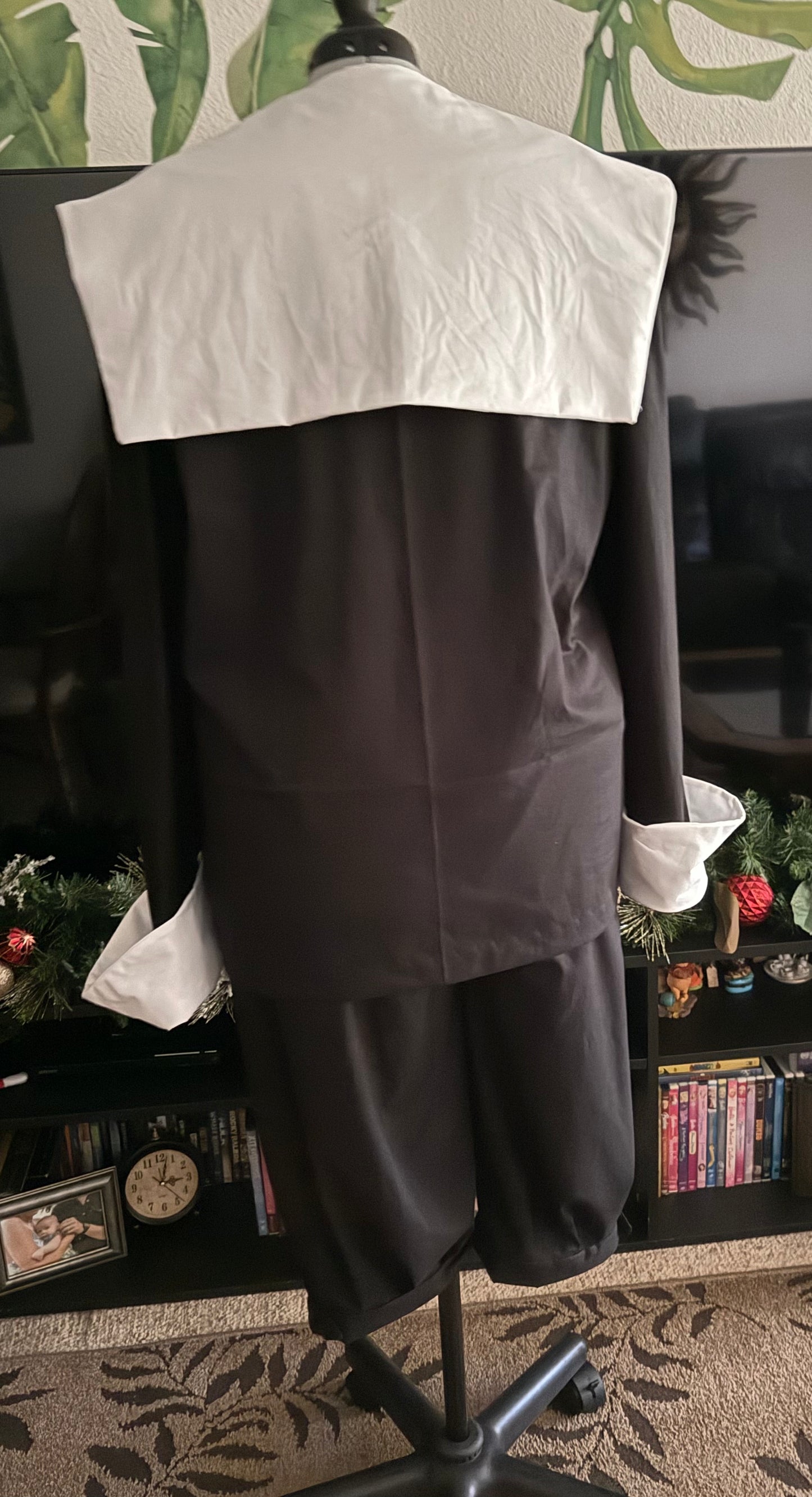 Mens Colonial Pilgrim Costume - Jacket, Pants, Collar, and Cuffs