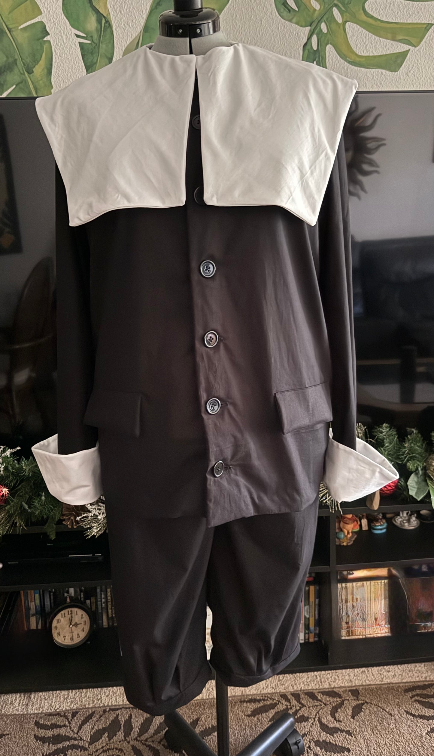 Mens Colonial Pilgrim Costume - Jacket, Pants, Collar, and Cuffs