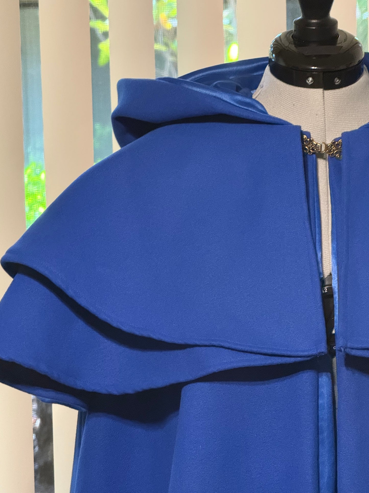 Deluxe Renaissance Medieval Cosplay Costume Cape for Teens Adults