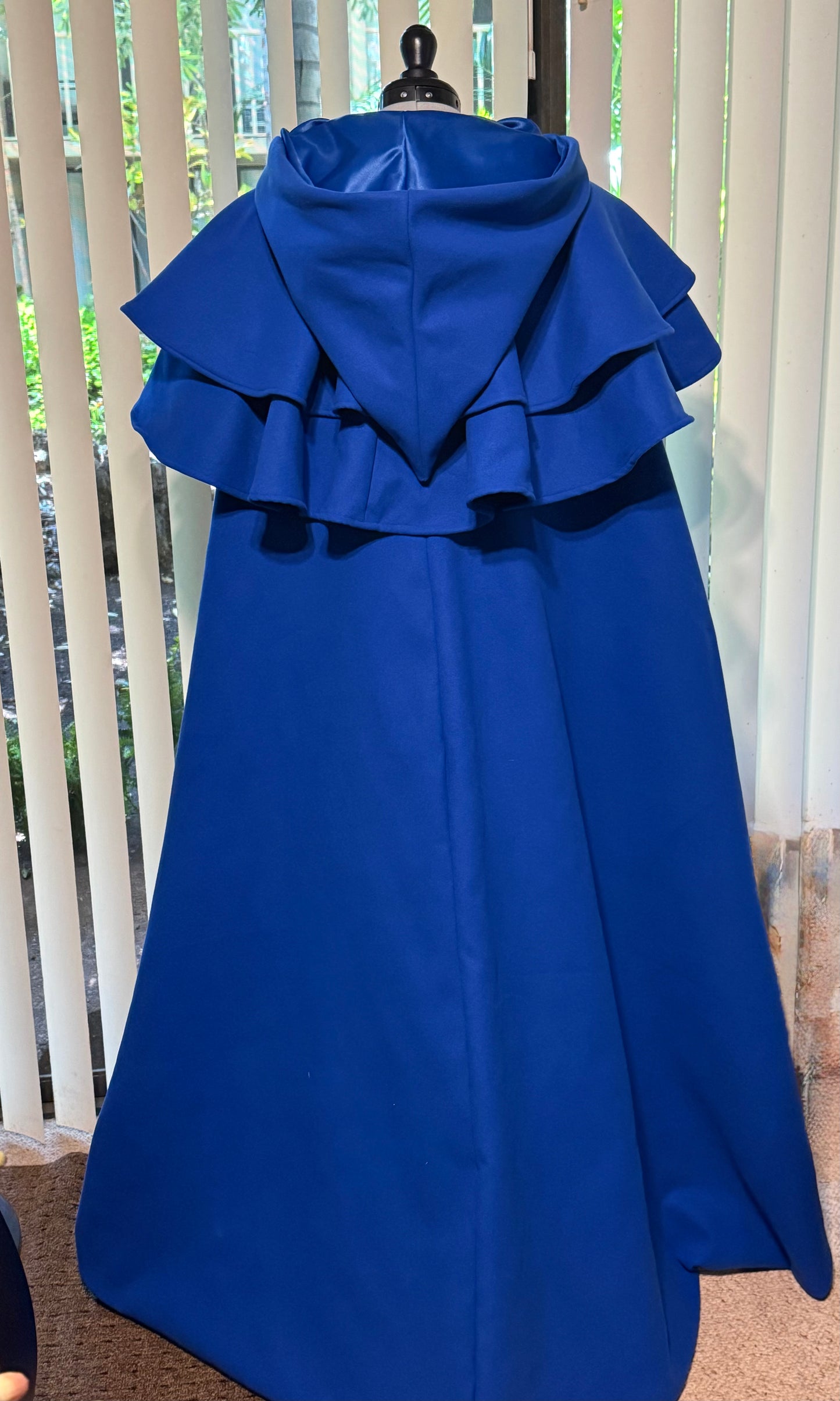 Deluxe Renaissance Medieval Cosplay Costume Cape for Teens Adults