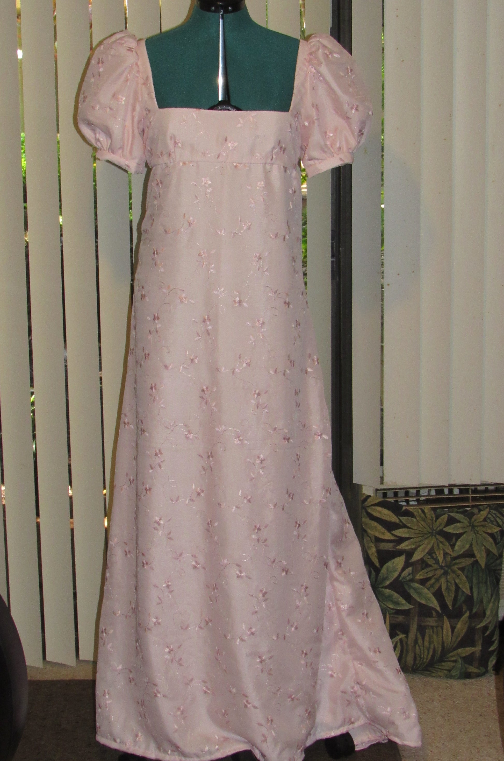 1800s Regency Era Historical Reenactment Dress for Teens/Adults – Aloha Girl Costumes 1800s Regency Era Historical Reenactment Dress for Teens/Adults – Aloha Girl Costumes
